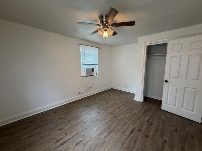 Building Photo - *VOUCHER FRIENDLY* Conveniently Located 2-Bedroom Apartment in Jacksonville's Brooklyn Neighborhood