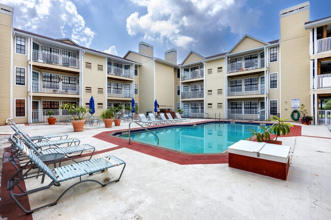 Building Photo - 1000 W Horatio St