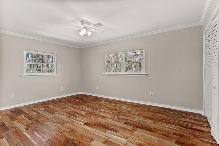 Building Photo - 421 Willowdale Blvd