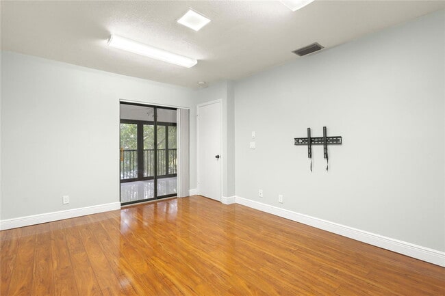 Building Photo - 3167 Cocoplum Cir