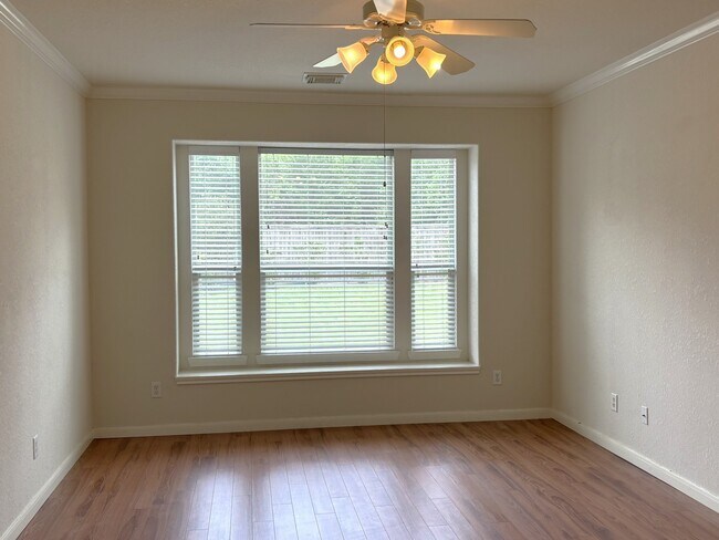 Building Photo - 19538 Piney Lake Dr