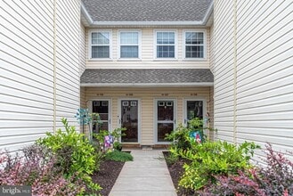 Building Photo - 127 Horseshoe Dr
