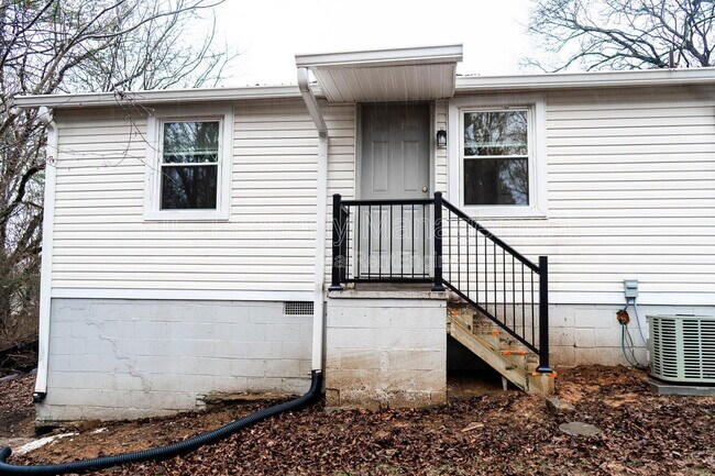 Building Photo - 3715 Sisk Rd NW