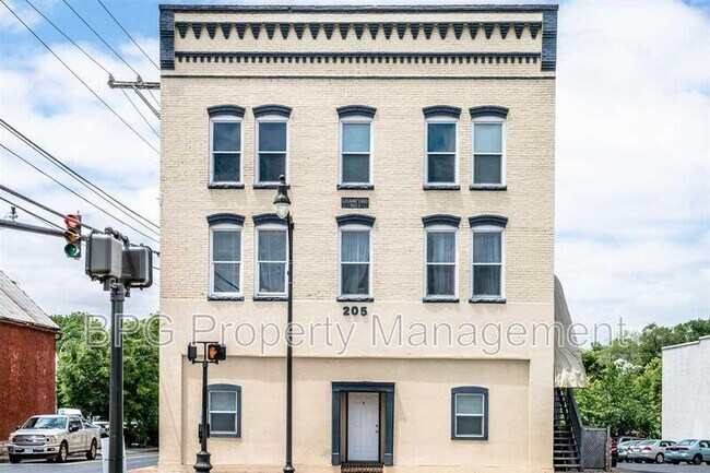 Building Photo - 20 W Wolfe St
