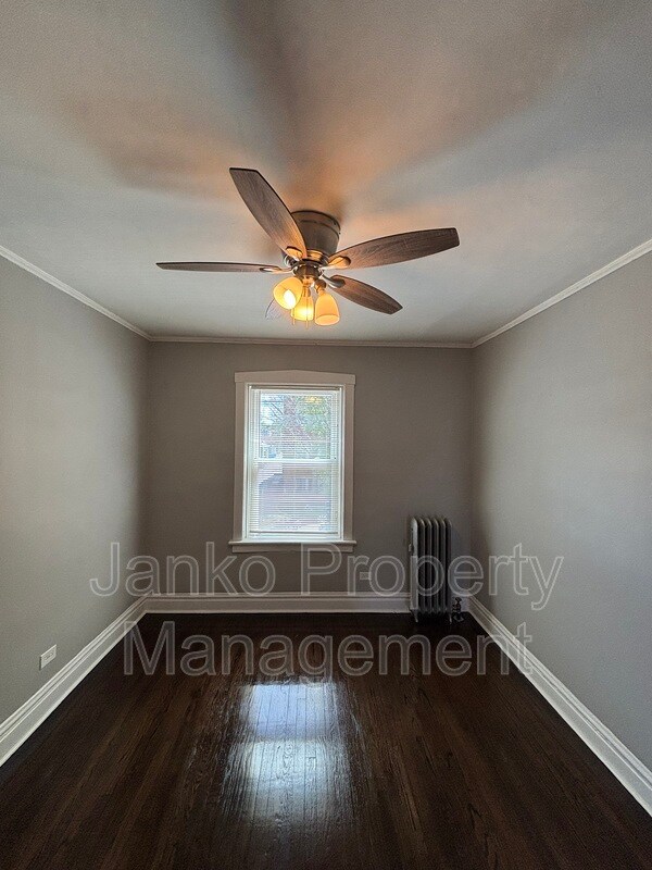 Building Photo - 3114 W 61st St