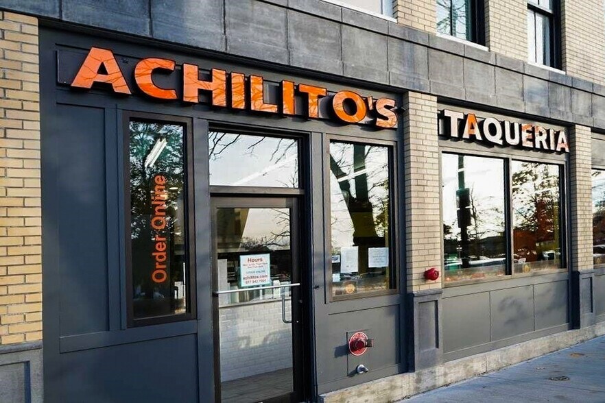 Building Photo - 8 Wyvern St