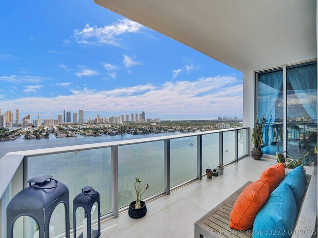 Building Photo - 17301 Biscayne Blvd