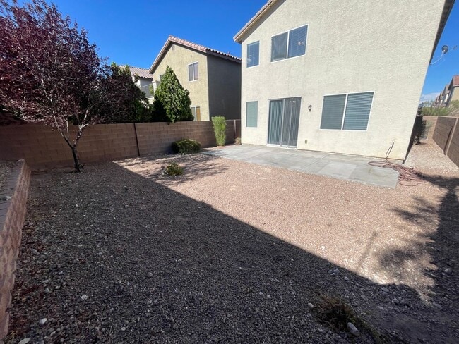 Building Photo - 3 Bedroom 2 1/2 Bathroom w/Den & Loft