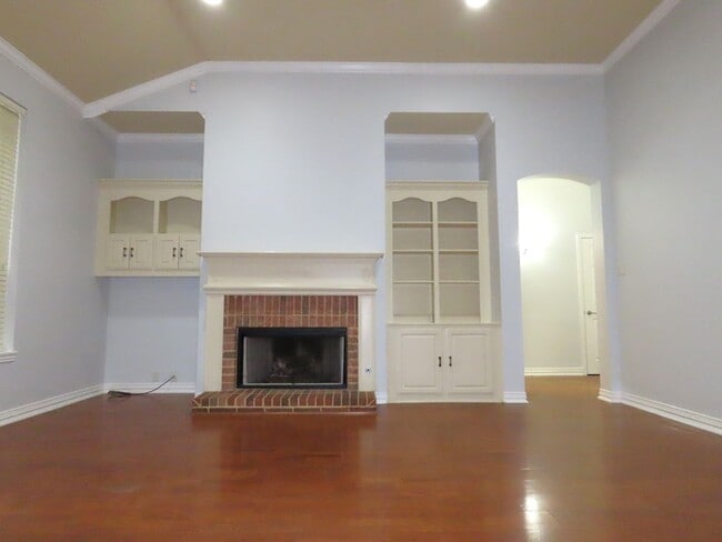 Building Photo - Coming Soon!! South Tyler, Stunning 4 Bedroom. 3.5 Downstairs Master Suite!!
