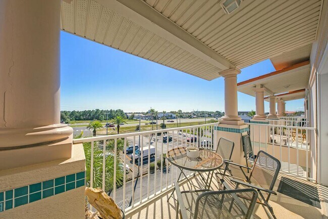 Building Photo - Fully furnished 3-Bedroom in The Plaza of Destin