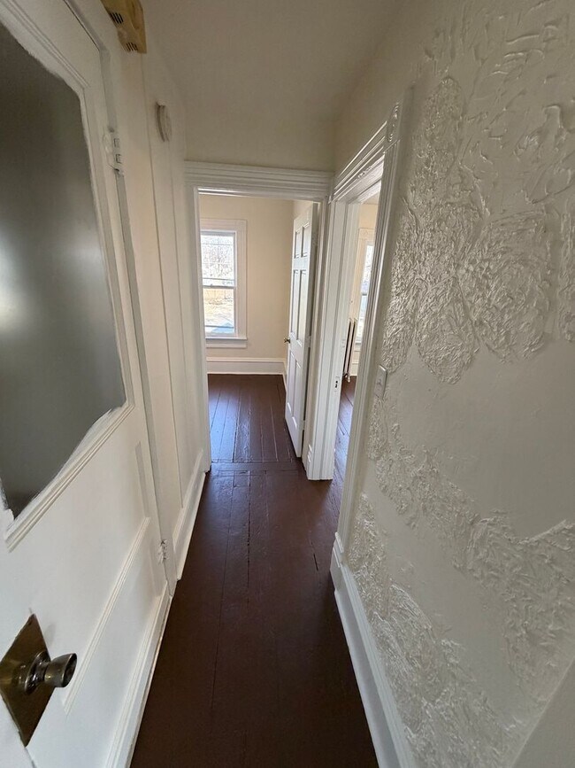 Building Photo - 829 Jackson St