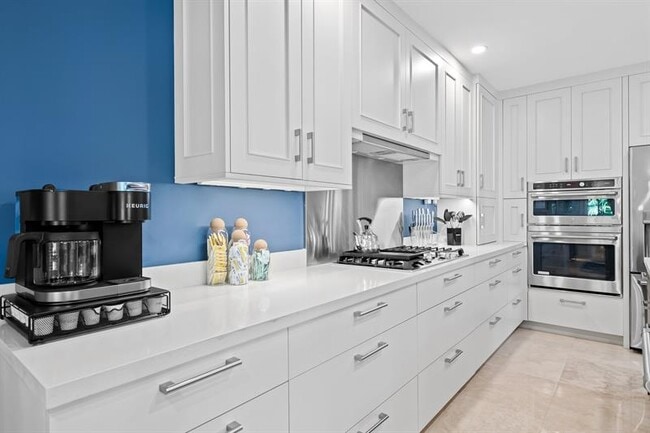 Building Photo - 122 NE 16th Terrace