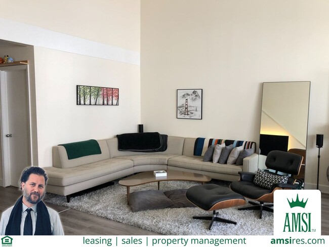 Primary Photo - Looking for space? Perfect work from home ...