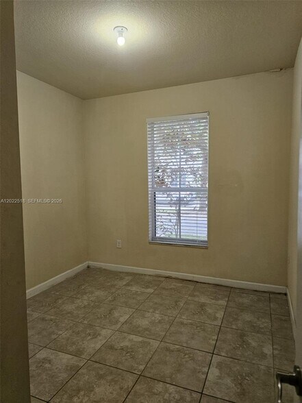 Building Photo - 9530 SW 171st Ct