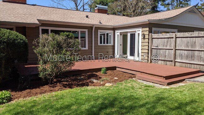 Building Photo - 2612 Haywood Rd