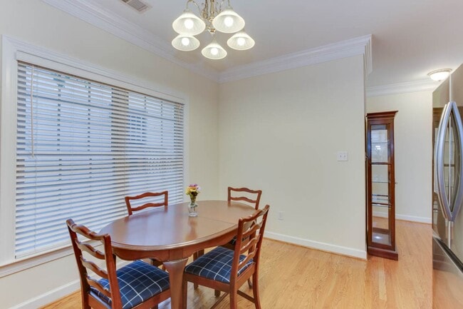 Building Photo - 4609 Town Creek Dr