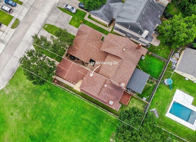 Building Photo - 542 Birdsong Dr
