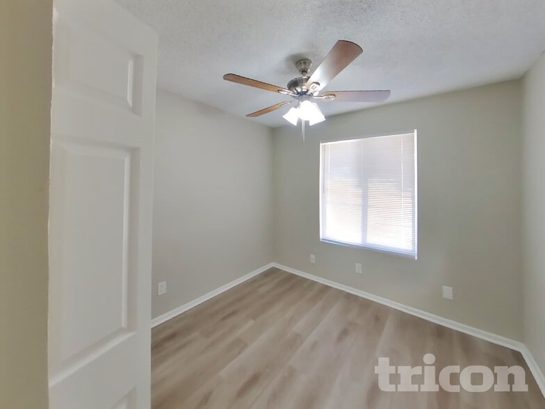 Building Photo - 6826 W Cholla St