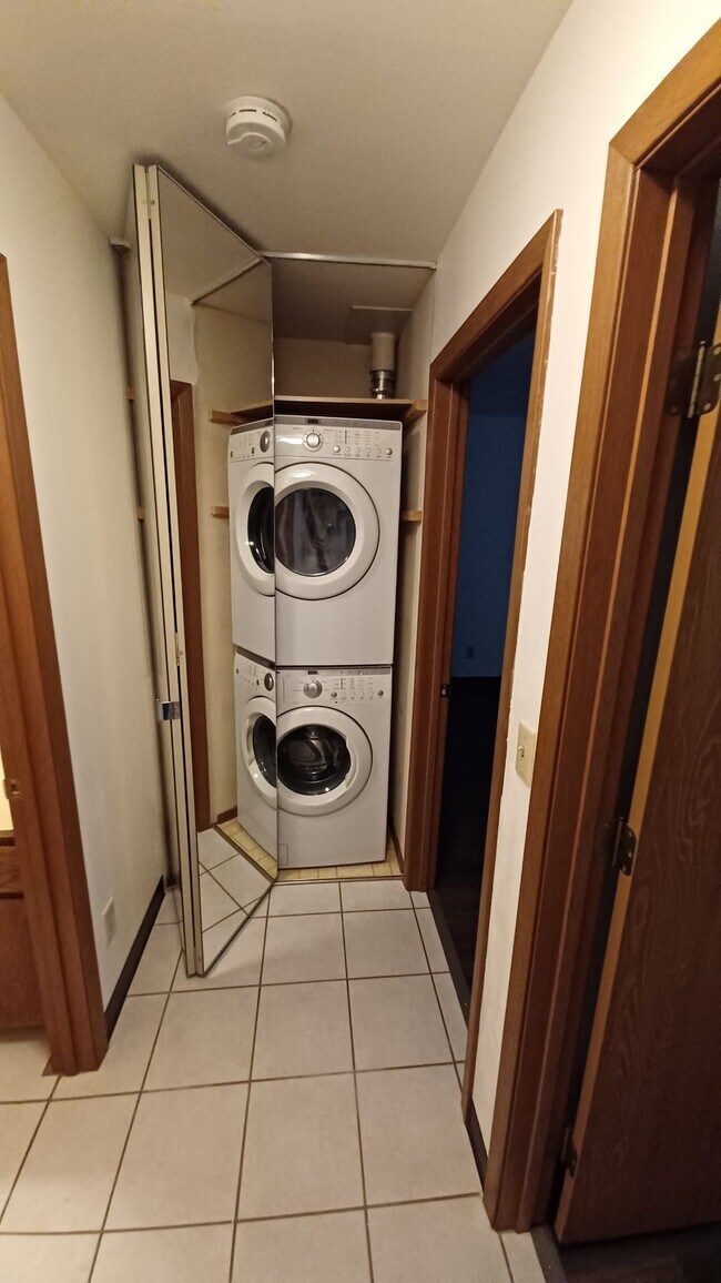 Washing machine - 204 Ski Ct