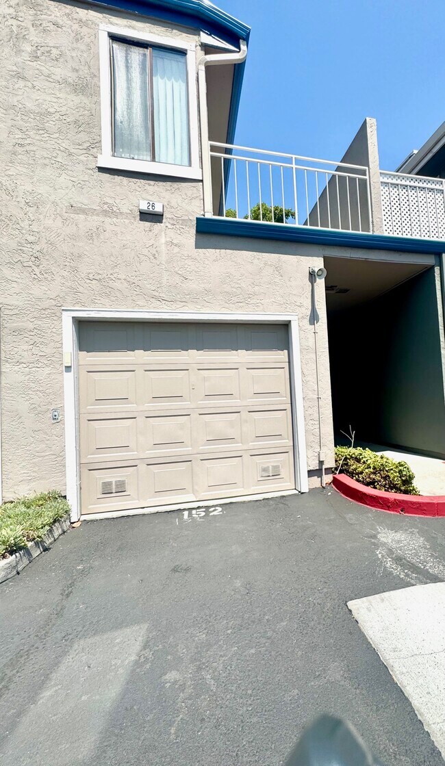 Building Photo - 6436 Buena Vista Dr