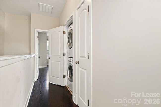 Building Photo - 732 Seigle Point Dr
