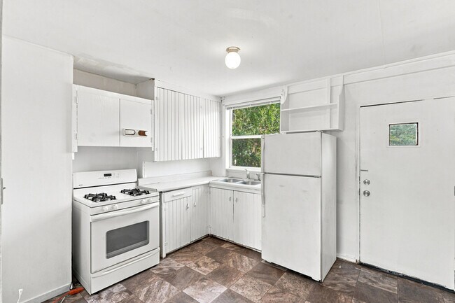 Building Photo - 904 Willsie Ave