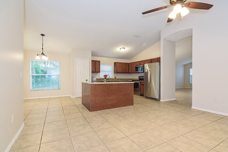 Building Photo - 1070 Corkwood Dr