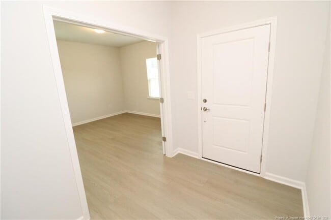 Building Photo - 756 Ben Ledi Ct