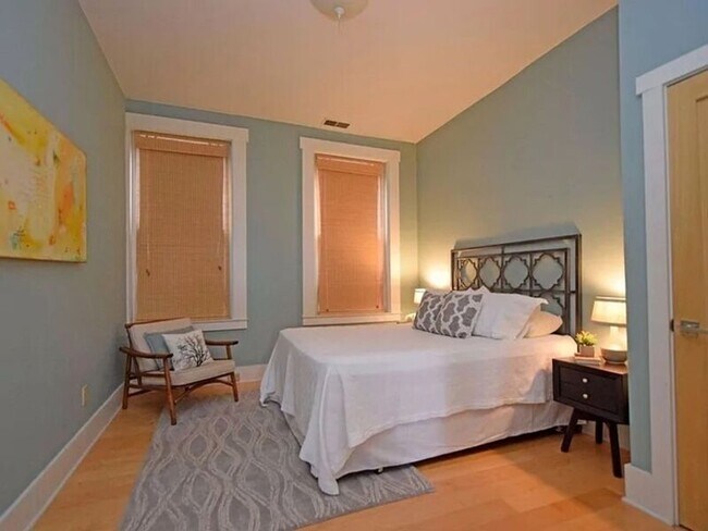 Building Photo - 69 Mulberry St