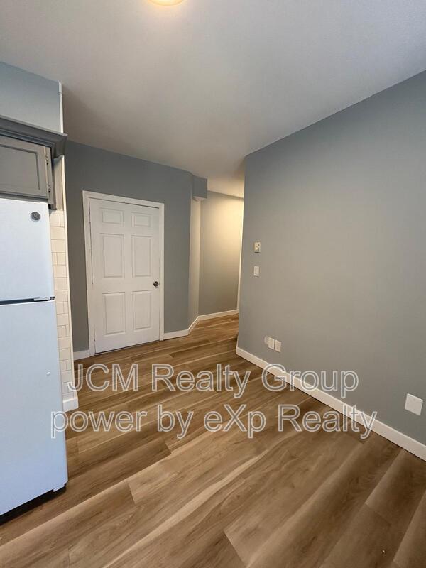 Building Photo - 56 Johnson St