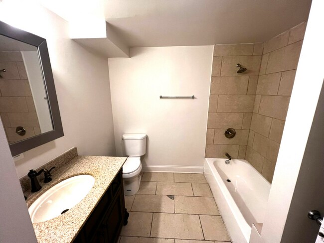 Building Photo - 314 E 138th St