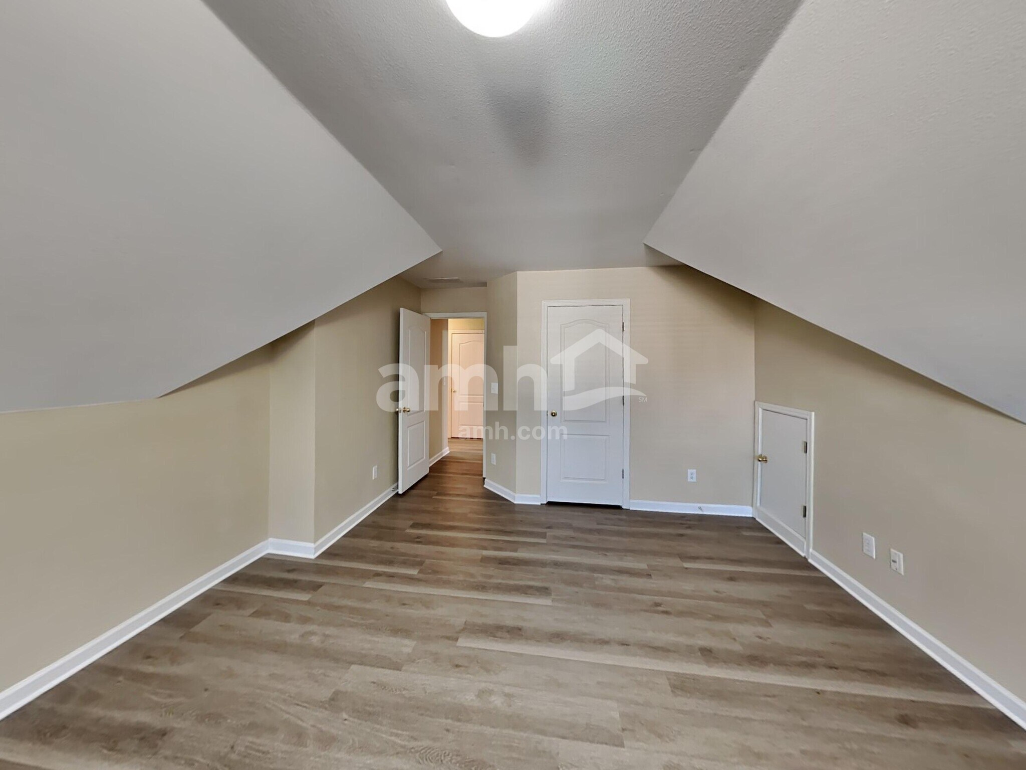 Building Photo - 6483 Grand Hickory Dr