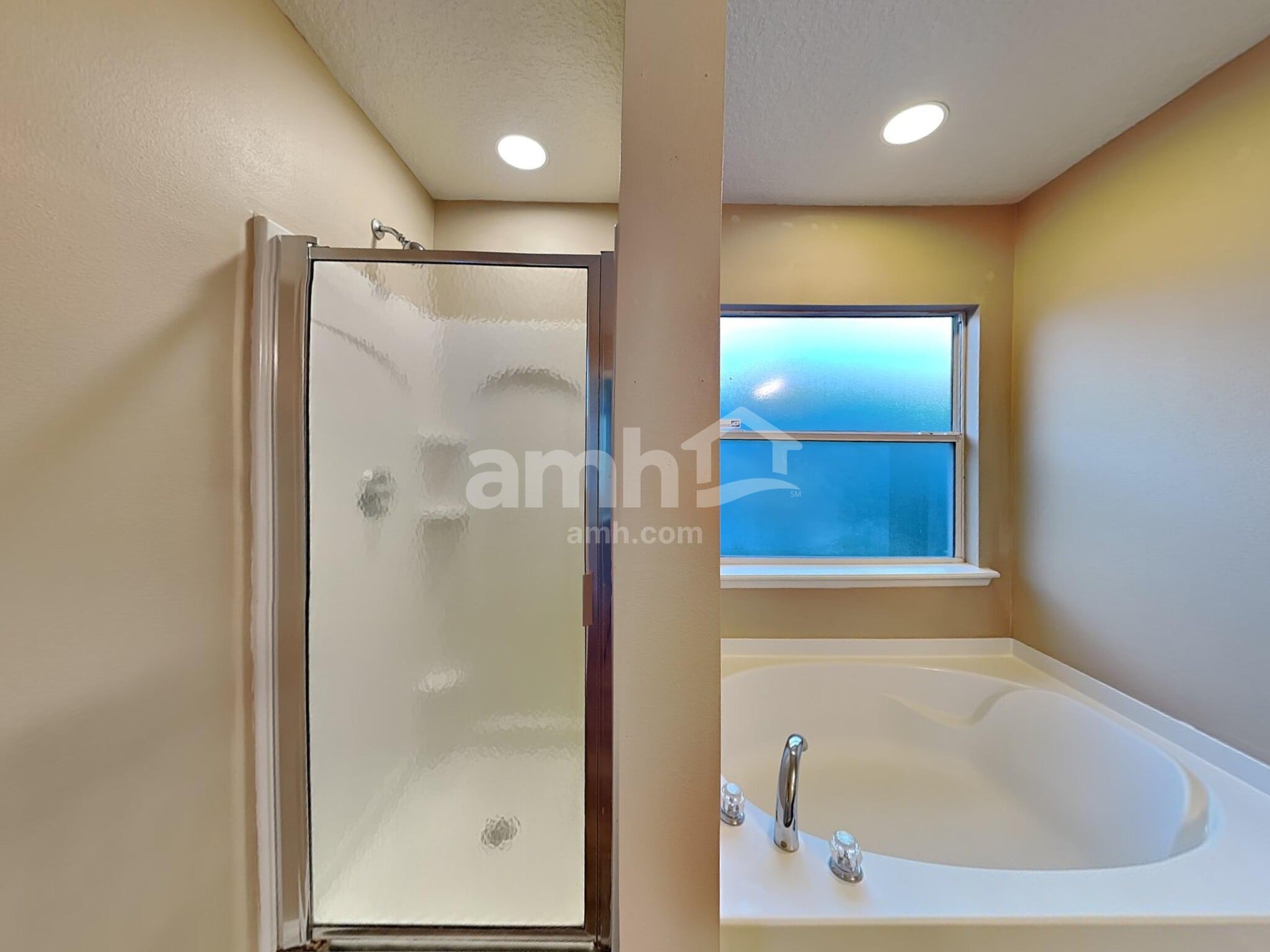 Building Photo - 12618 Wooded Bluff Ct