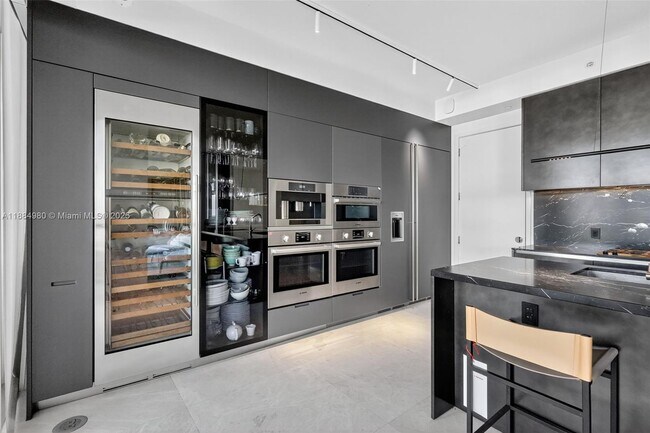 Building Photo - 9705 Collins Ave
