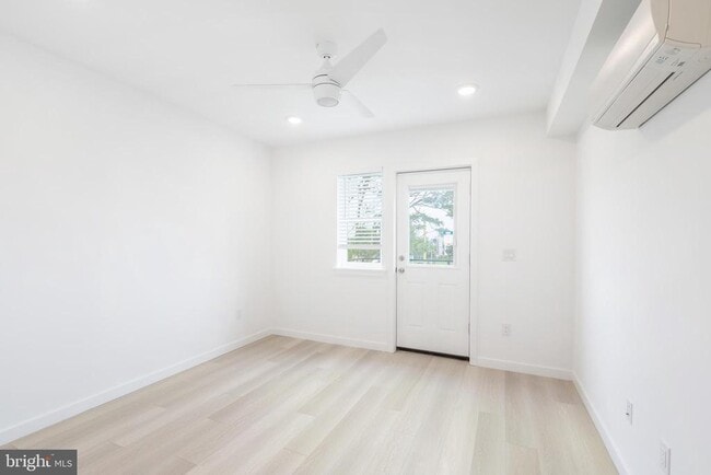 Building Photo - 2139 N 7th St
