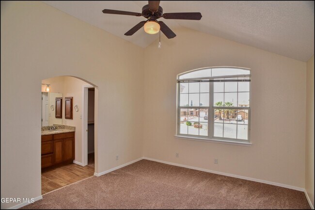 Building Photo - 4613 Robert Holt Dr