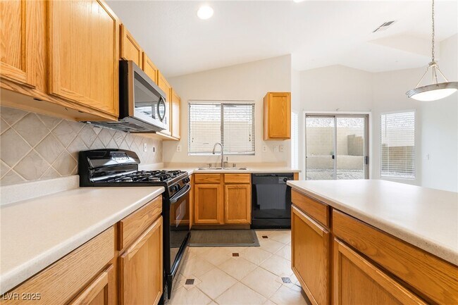 Building Photo - 11073 Vallerosa St