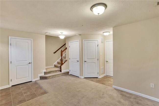 Building Photo - 620 Fairgate Drive