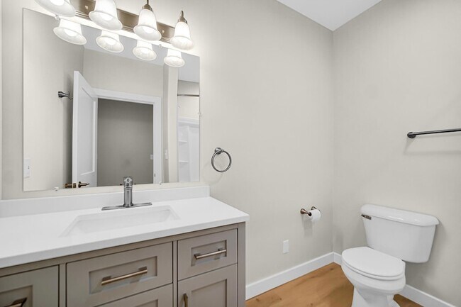 Building Photo - 2111 Easton Park Dr