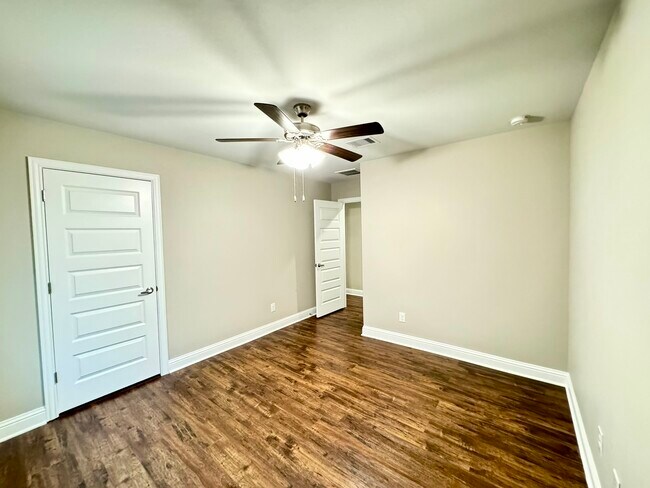 Building Photo - 4010 Southall Pl