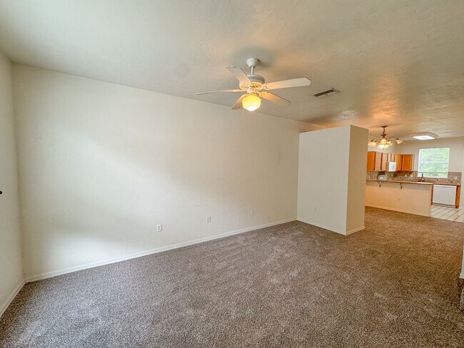 Building Photo - 4415 SW 34th St