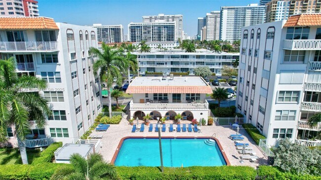 Building Photo - 3181 S Ocean Dr