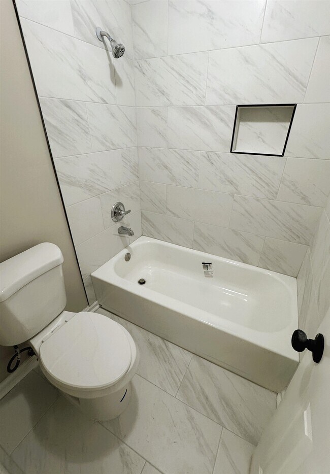 Building Photo - 7097 Foxhall Dr