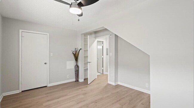 Building Photo - 3502 Burlington St