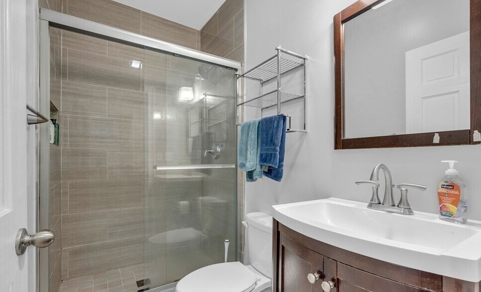 Building Photo - 180 Saint Alphonsus St