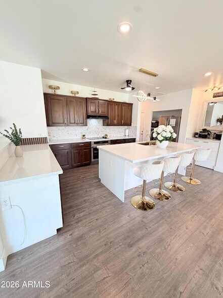 Building Photo - 1507 E Apollo Rd