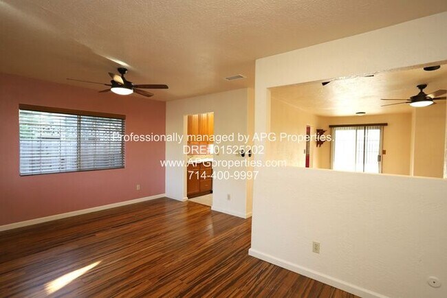 Building Photo - Newly renovated 3 bedroom / 2 bathroom hou...