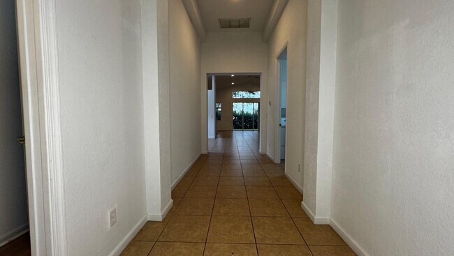 Building Photo - 2937 SW Chatham Ln