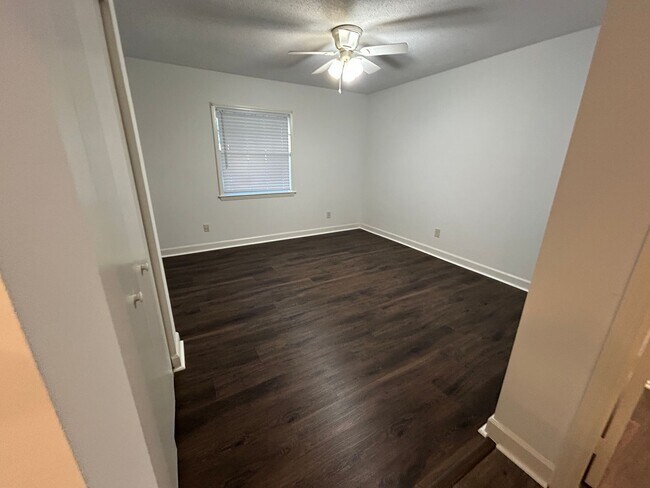 Building Photo - 2504 Avent Ferry Rd