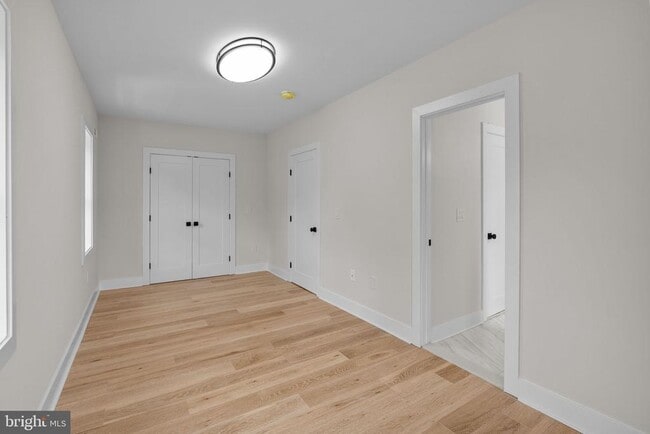 Building Photo - 334 Maple Ave